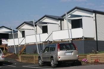Bridport Bay Inn Экстерьер фото